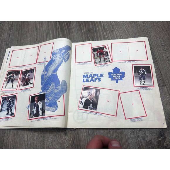1982 O-Pee-Chee NHL Hockey Sticker Album Book Gretzky Foils Cover - Picture 5 of 8